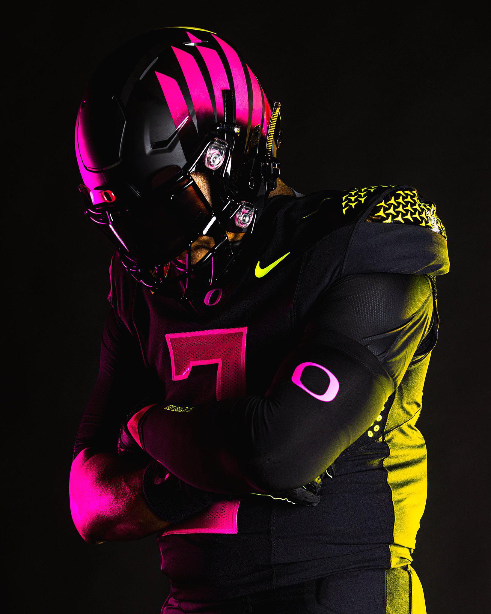 All pink uniforms for Oregon: A Bold New Style, What do Fans Think?